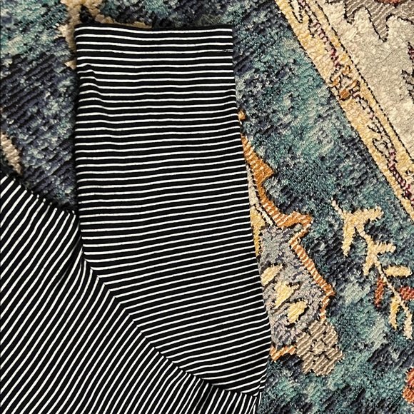 T.la - Picture 3 of 4